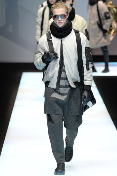 Look 75